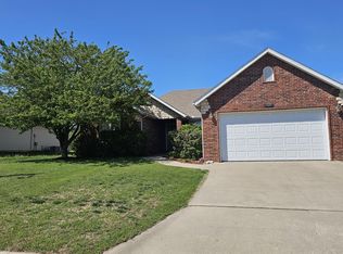 1126 Woodland Rdg, Monett, MO 65708