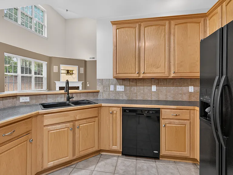 17222 Westmill Ln — Photo 35