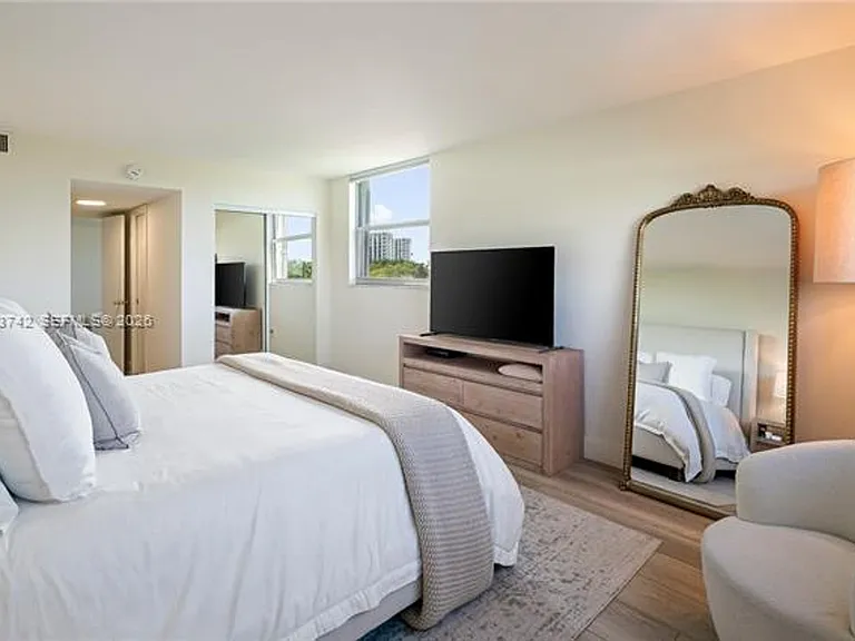 210 Sea View Dr #501 — Photo 13