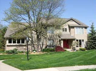 2970 Quail Run Dr, Troy, MI 48098