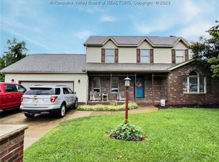 6 Greenbrier Ave, Hurricane, WV 25526