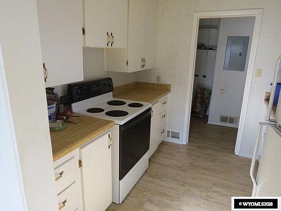 3rd image of 1028 E Park Ave