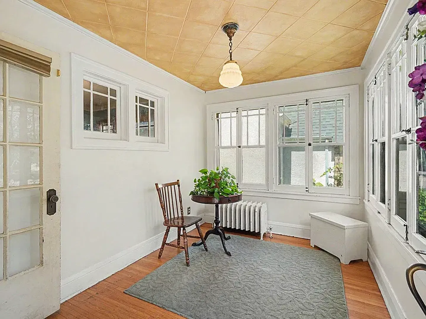 4 Bed | 2 Bath House W/ Original Character, Fenced Yard, & Garage — Photo 3