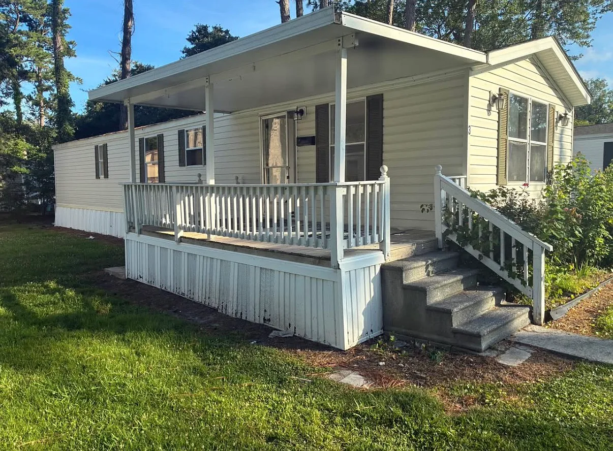 653 E Chatham St — Photo 1
