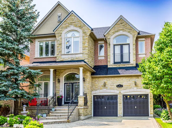 3 Fogerty St, Brampton, ON L6Y 5K3