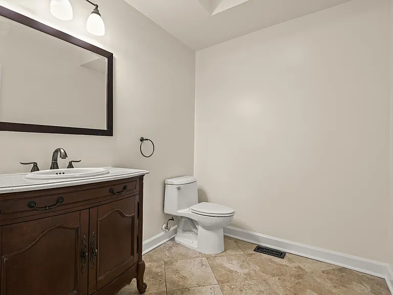 523 Allegheny Ave — Photo 23