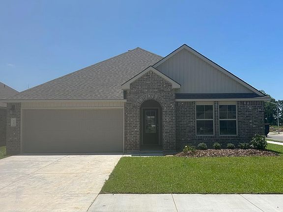 2nd image of 125 Southern Oak Dr