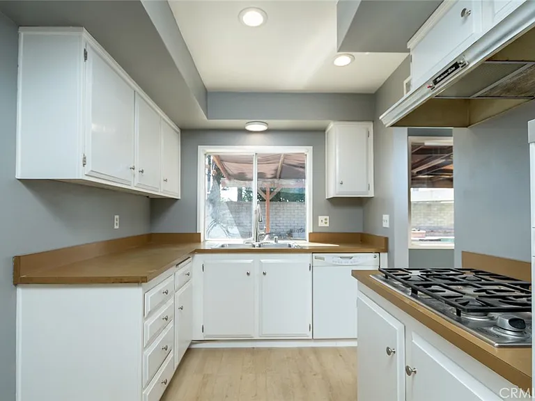3436 Deerlane Dr — Photo 5
