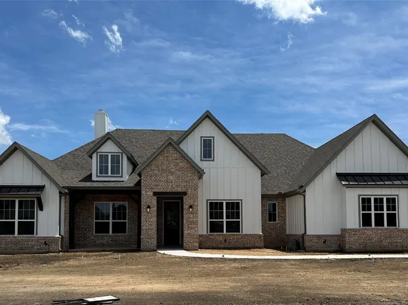 8850 Hidden Pond St, Justin, TX 76247