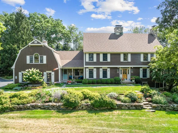 115 Davenport Farm Lane West, Stamford, CT 06903