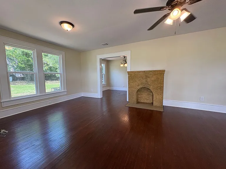2134 Queens Hwy — Photo 6