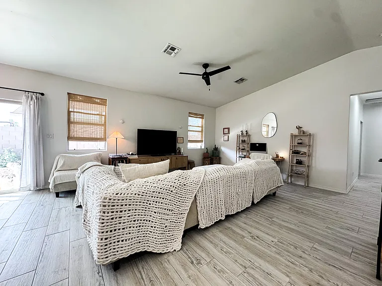 4377 W 16th Ln — Photo 7