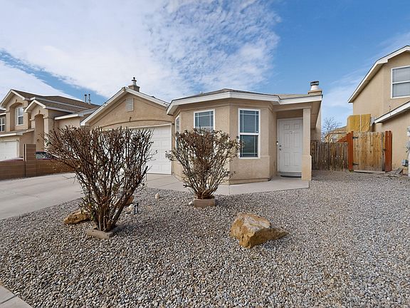 4th image of 619 Red Bluff Avenue SW