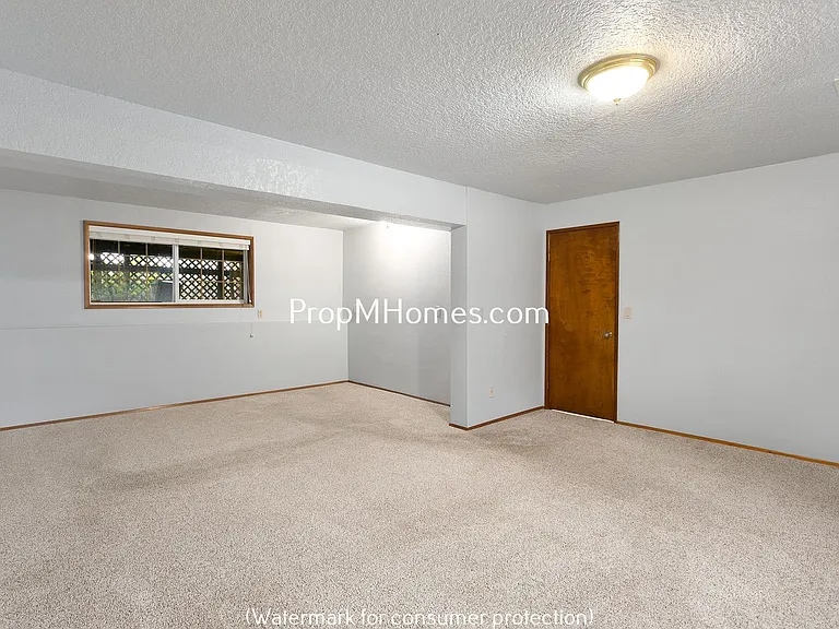 16524 SE Gordon St — Photo 19