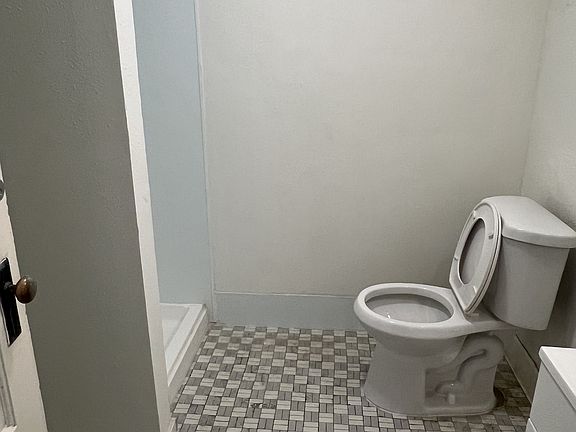 4th image of 411 Clayton St #11