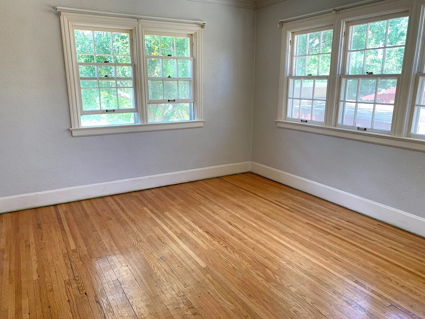 Fabulous vintage home w/3 bedrooms, 2 baths — Photo 3