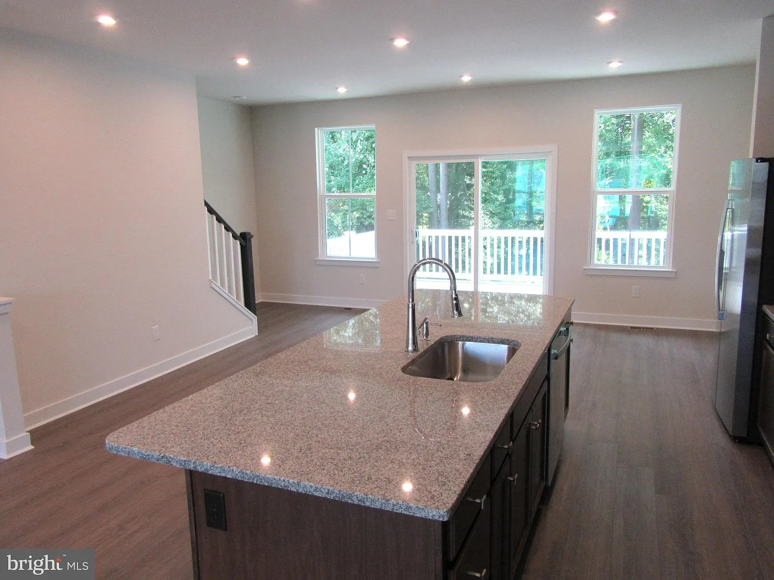 4 bed, 3.5 bath, $3,200 — Photo 2