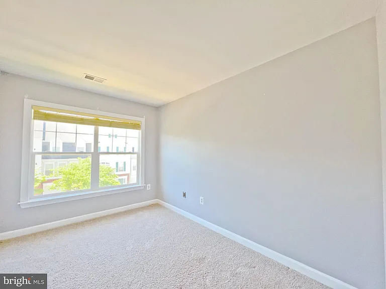 8118 Rainwater Cir — Photo 16