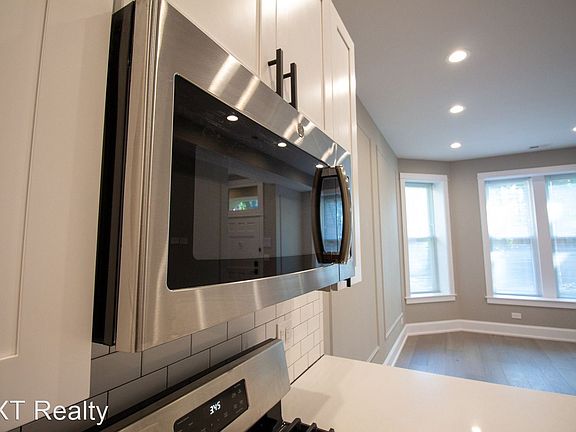 4th image of 2618 W Evergreen Ave #8580680