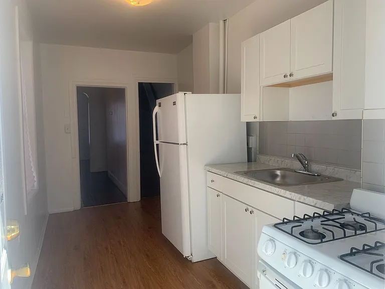 218 S West St — Photo 6