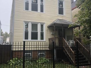 4027 W Kamerling Ave, Chicago, IL 60651