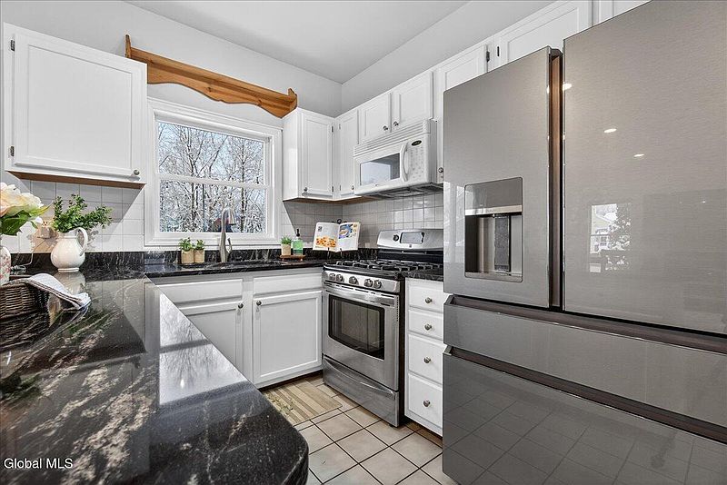 5th image of 13 Aberdeen Way