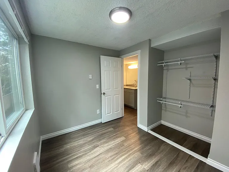 Westwood Apartments — Photo 122