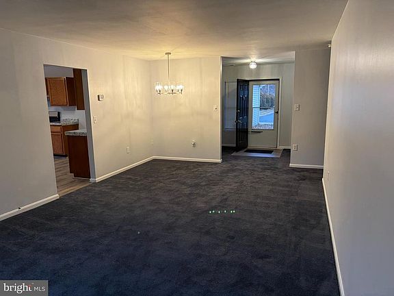 3rd image of 424 Crisfield Dr