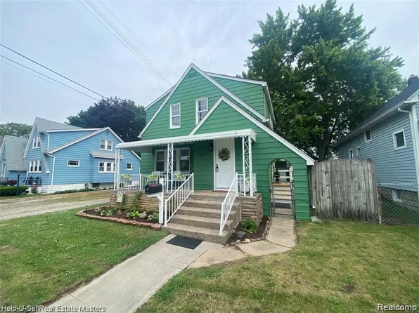 1809 Chestnut St, Port Huron, MI 48060