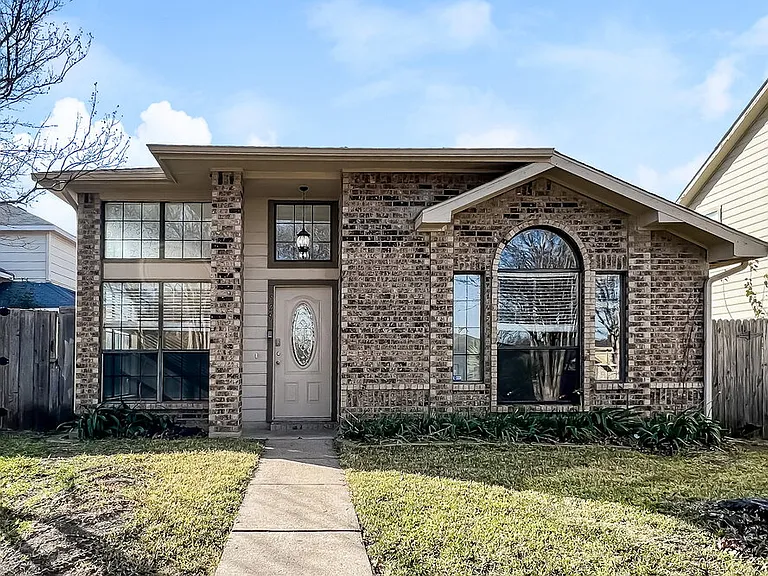 529 Horse Shoe Bnd — Photo 1