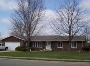 19 Timberlane Dr, Morton, IL 61550