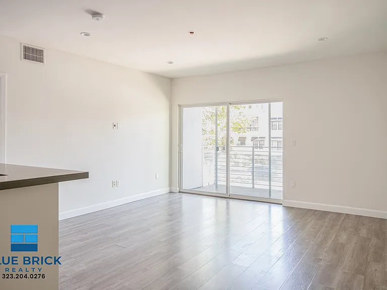 4305 Laurel Canyon Blvd #202A — Photo 4