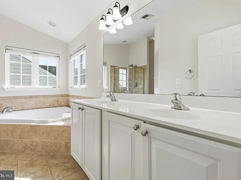 2440 Five Fathom Cir — Photo 24