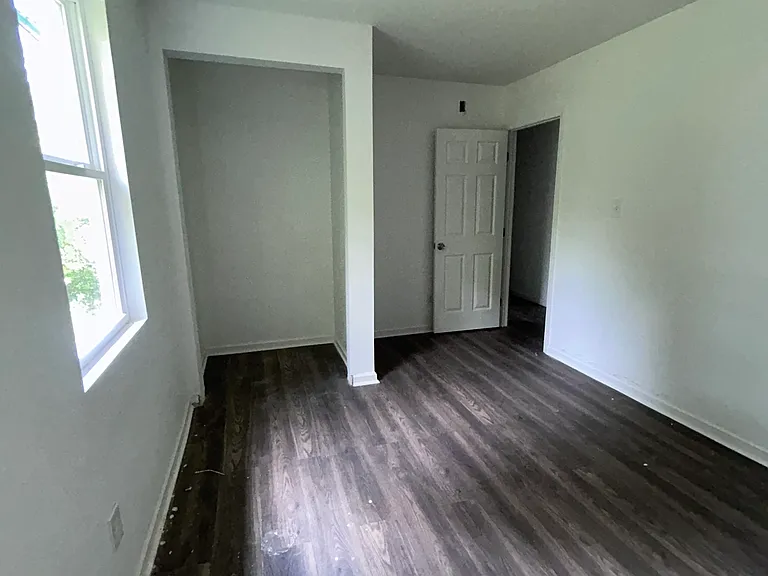 821 42nd Pl N #B — Photo 8