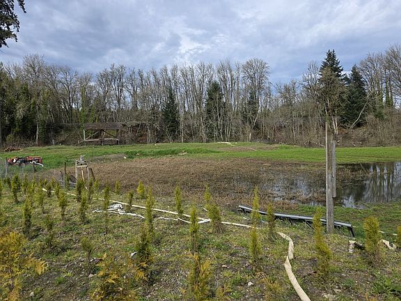 4th image of 21757 NE Highway 99e