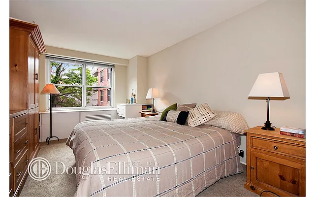 Sold by Douglas Elliman | media 21
