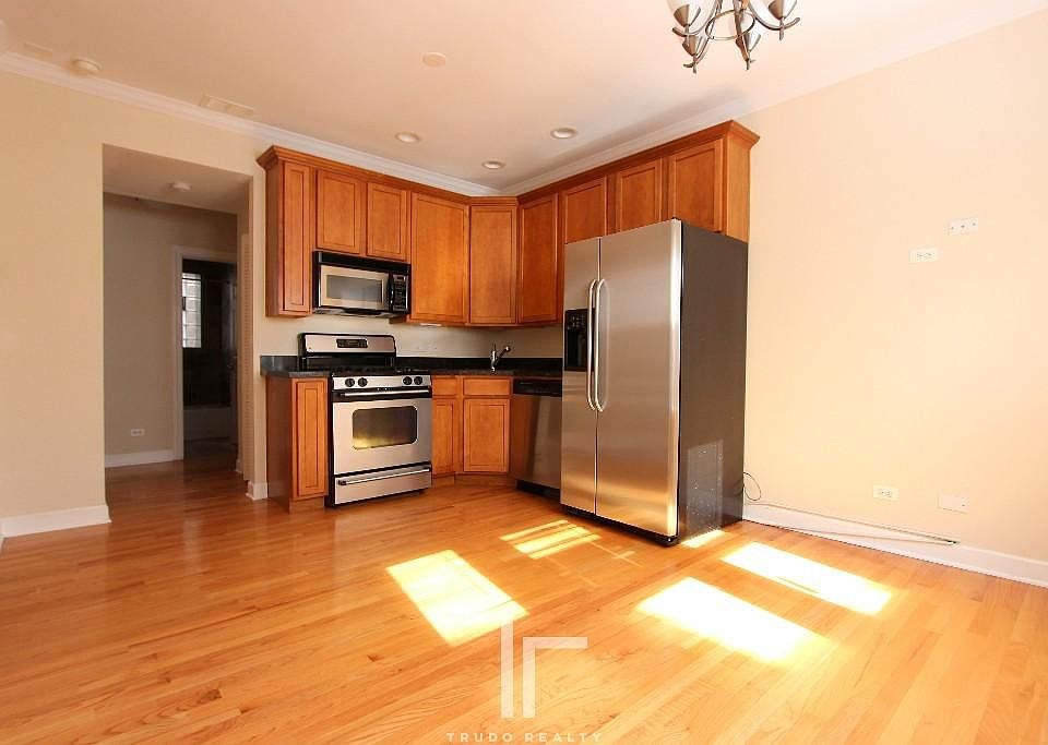 1st image of 3256 N Clifton Ave APT 1