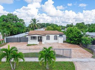 257 W 44th St, Hialeah, FL 33012
