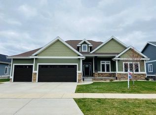 2590 Kildare Dr, Waunakee, WI 53597
