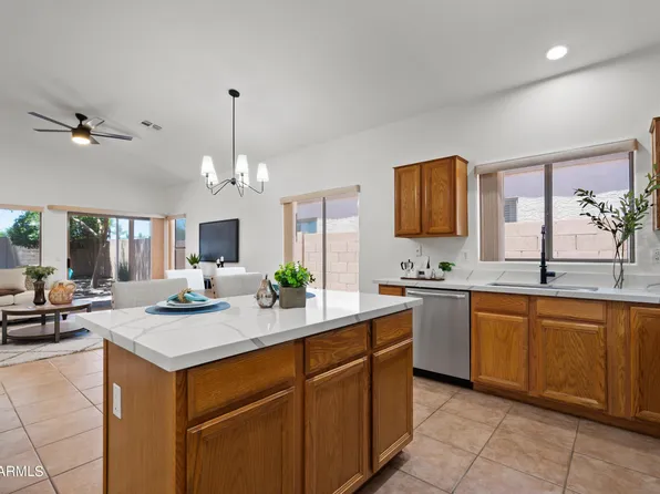 602 S BRETT Street, Gilbert, AZ 85296