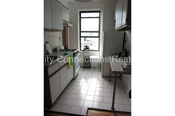 Rented by City Connections Realty | media 27