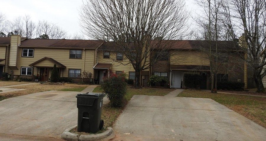 2nd image of 444 Oakland Rd