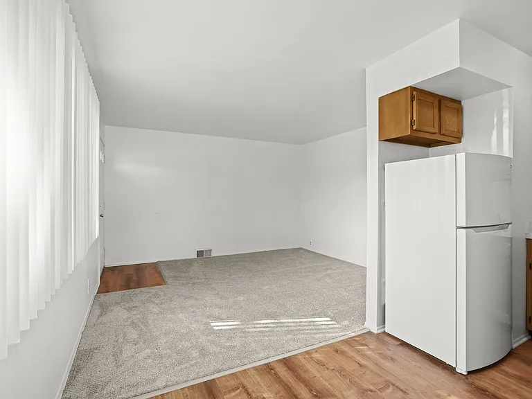 2758 Ackley Ave — Photo 30