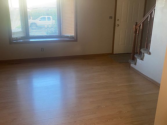 2nd image of 475 Plum Creek Ct APT 3
