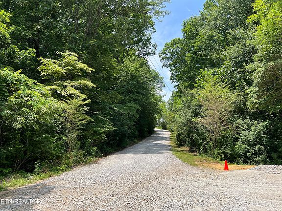 5th image of Woods Hollow Ln