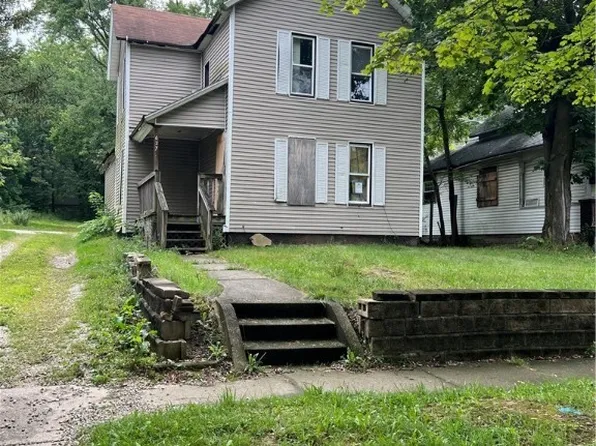 627 Allyn St, Akron, OH 44311
