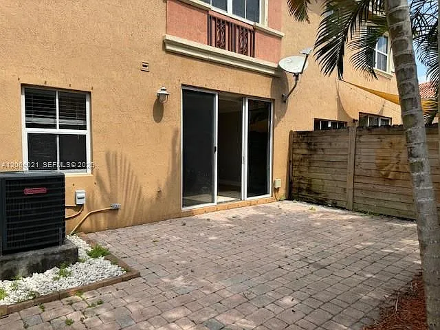 15242 SW 30th Ter #15242 — Photo 39
