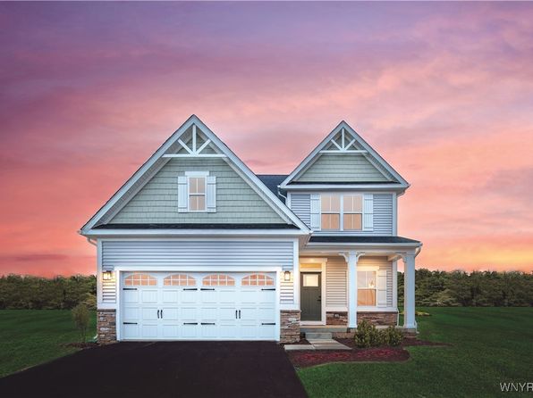 6399 Deanna Dr, Hamburg, NY 14075