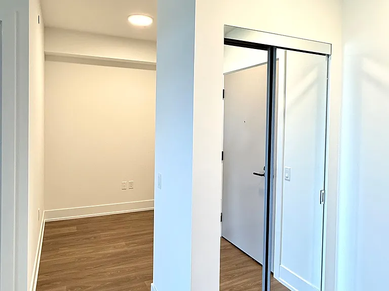 858 Dupont St #708 — Photo 12