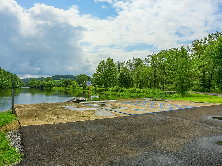 124 Kathleen Dr #7 — Photo 6